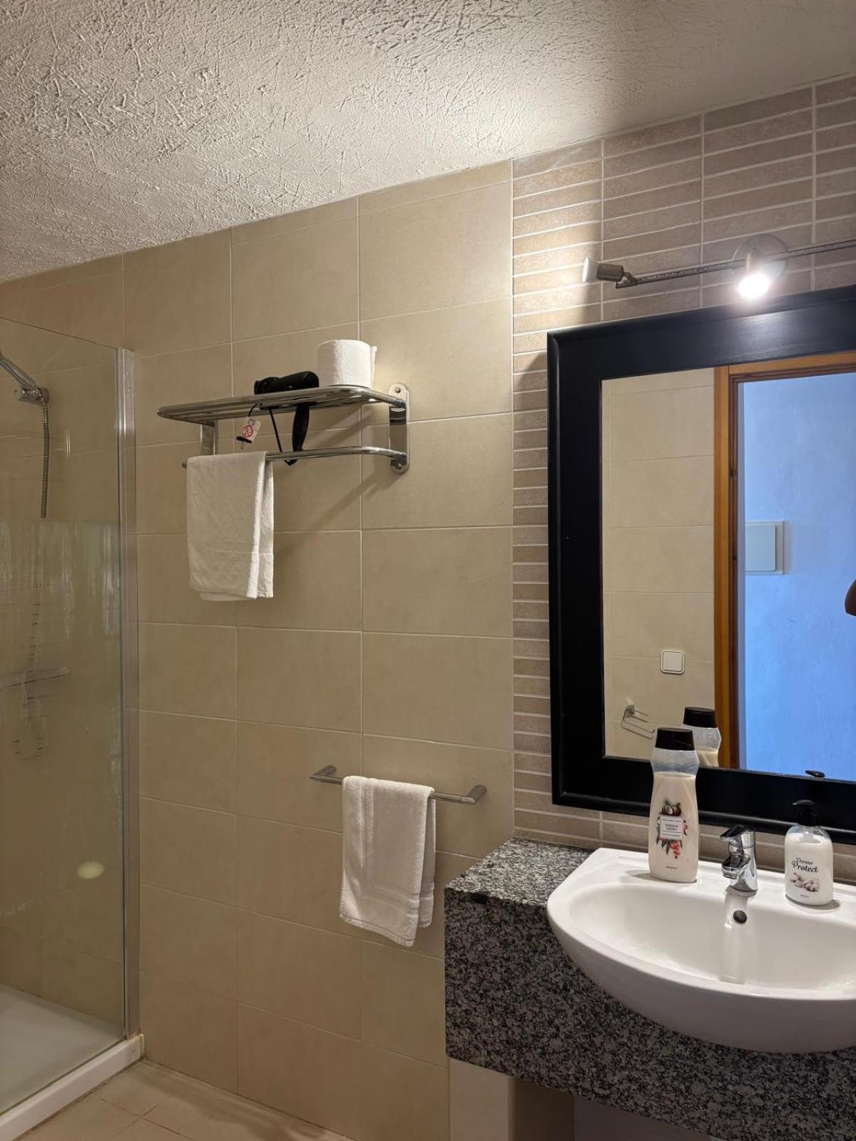 Es Grop Apartamentos Portinatx Zewnętrze zdjęcie