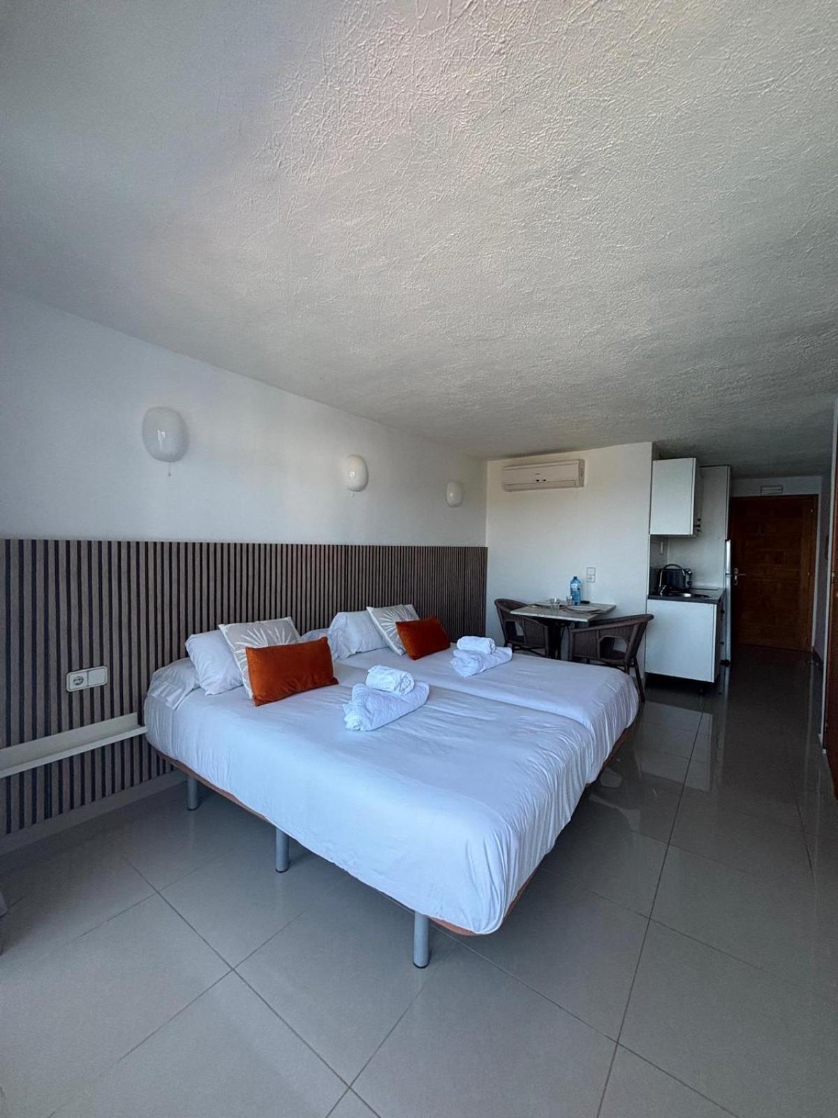 Es Grop Apartamentos Portinatx Zewnętrze zdjęcie